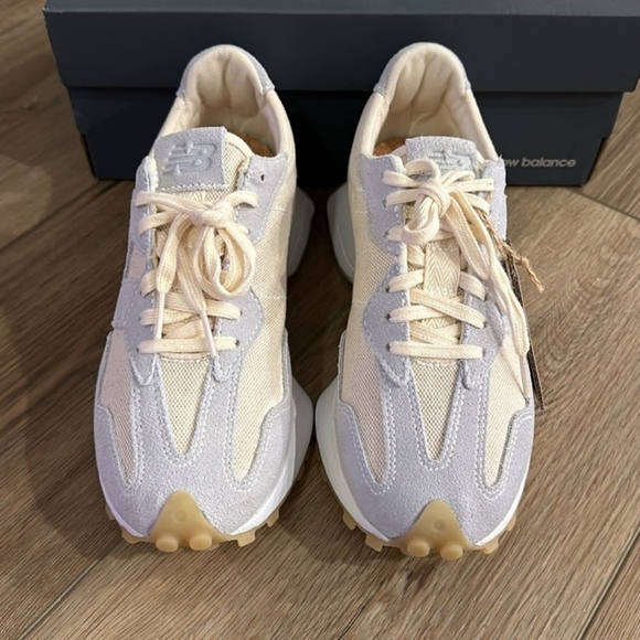 New Balance Cream and Blue Chunky Sneakers - Picture 3 of 6